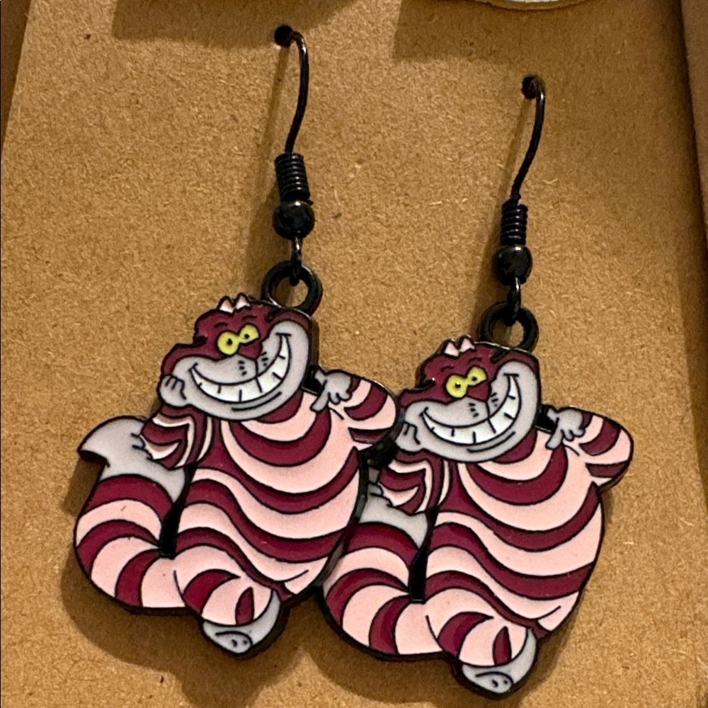 Alice in Wonderland Themed Earrings Set - Picture 2 of 5